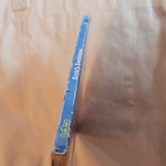 Sesame Street Ernie's Touchdown Book - Picture 2 of 9